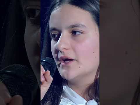 Video Con un brano che non tutti possono permettersi di cantare, Michela ci lascia a bocca aperta! ??