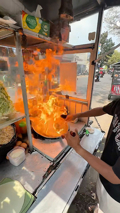 Lumpia basah viral di Bandung #kuliner #yukkulinerbareng #streetfood