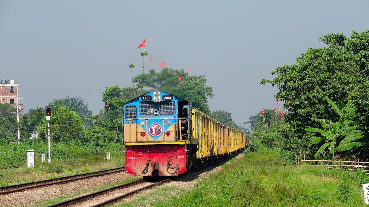 Mixed Freight Train of Bangladesh Railway going through Talshahar Railway Station, Brahmanbaria