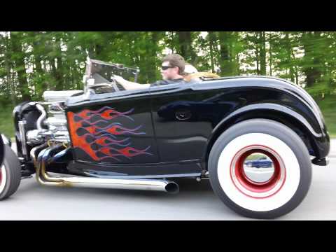 GIS Automotive 1932 ford roadster