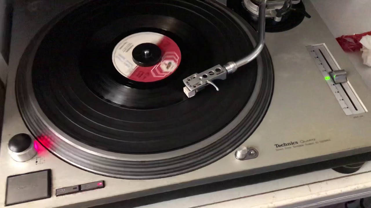 Technics SL-1200mk2 - YouTube