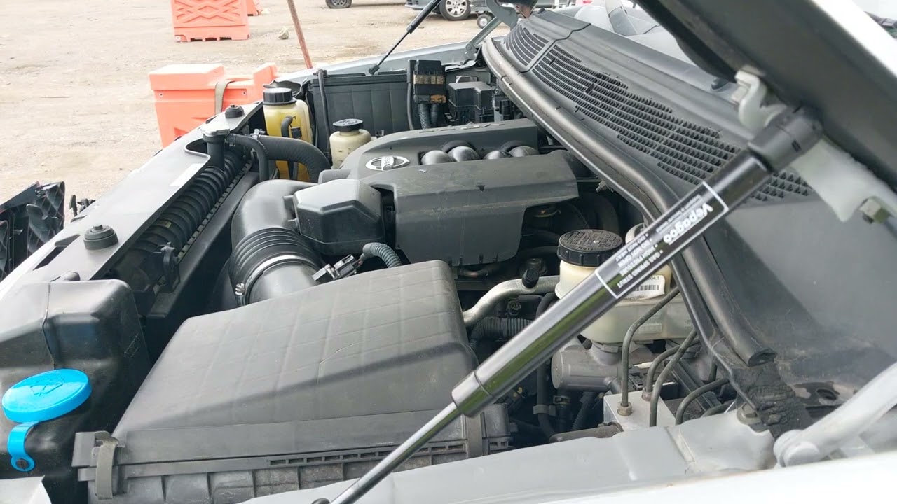 Звук мотора Nissan VK56DE от 2004 Nissan Titan Se 1N6AA06A54N513977