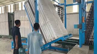Fully automatic demould machine for EPS cement sandwich panel