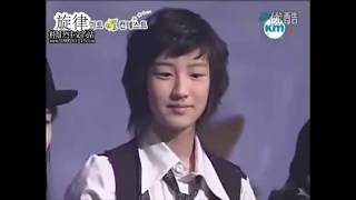 Park Chanyeol trước và sau khi vỡ giọng =))