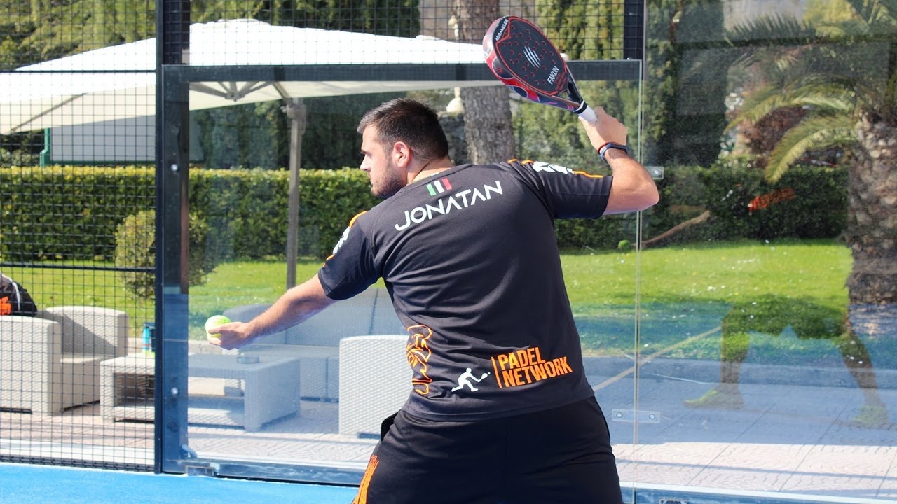Tutorial SERVIZIO PADEL: consigli per migliorare il SERVIZIO nel PADEL