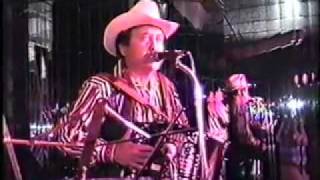 Video thumbnail of "Los Cachorros de Juan Villarreal-Dos Corazones (en vivo 1994)"