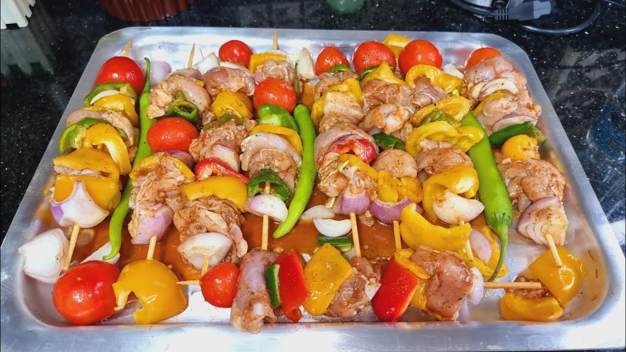 عملت الشيش طاووق زي المطاعم من غير شوايه في فرن البوتجاز وطلع يجنن