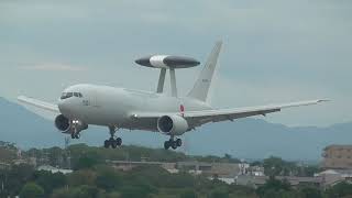 タッチアンドゴーをするE-767