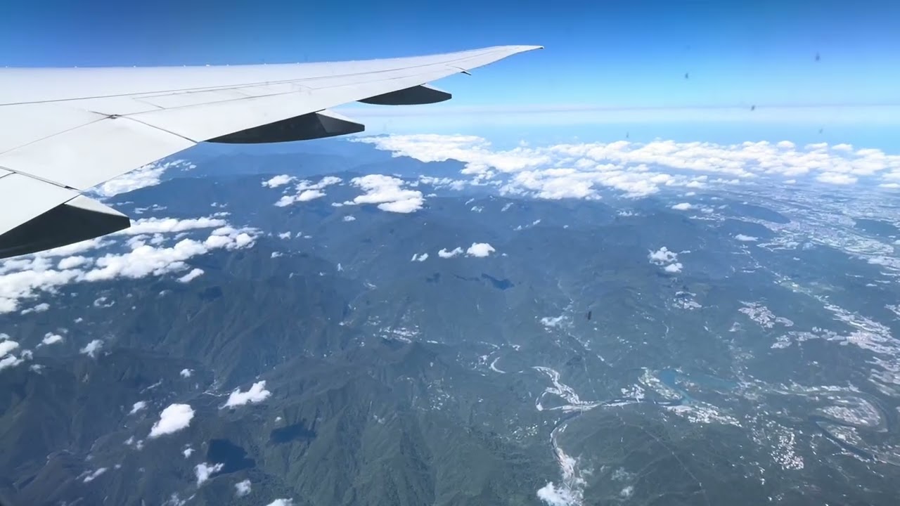 台北起飛往台灣東部飛，沿路風景