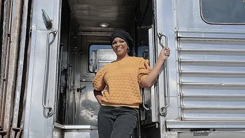 Shelly Massey - Getting Off This Train (OFFICIAL M...