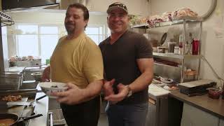 Vinny Visits Cafe 2.0 for food and drink in Port Orford, Oregon