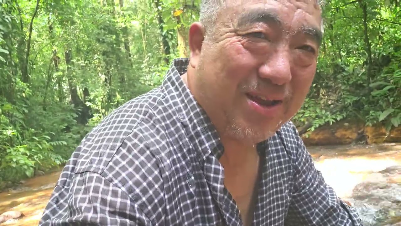 Peb mus saib  tus dej mes ka ua movie vzaj Vietnam work 