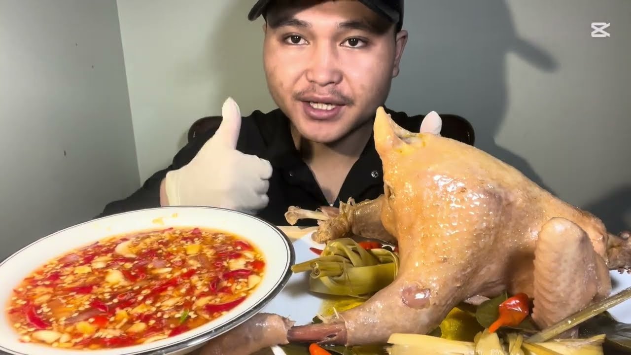 Ăn gà luộc chấm mắm tỏi ớt chua cay ngọt siêu ngon - mukbang | Blich TV 