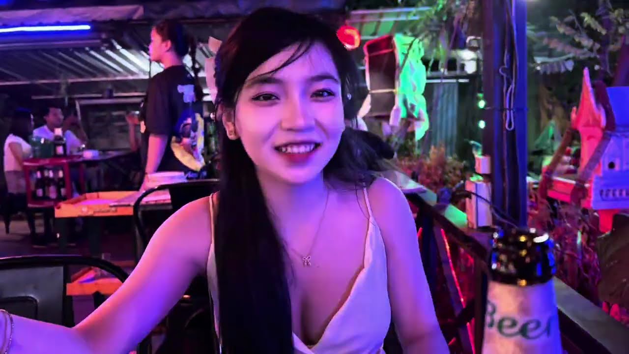 老挝万象都有哪些美食？其中有一种中国美食，我的老挝媳妇第一次吃