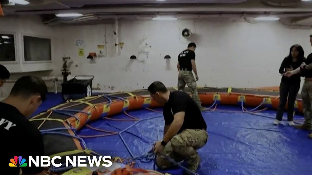 How does the capsule stabilization collar work?