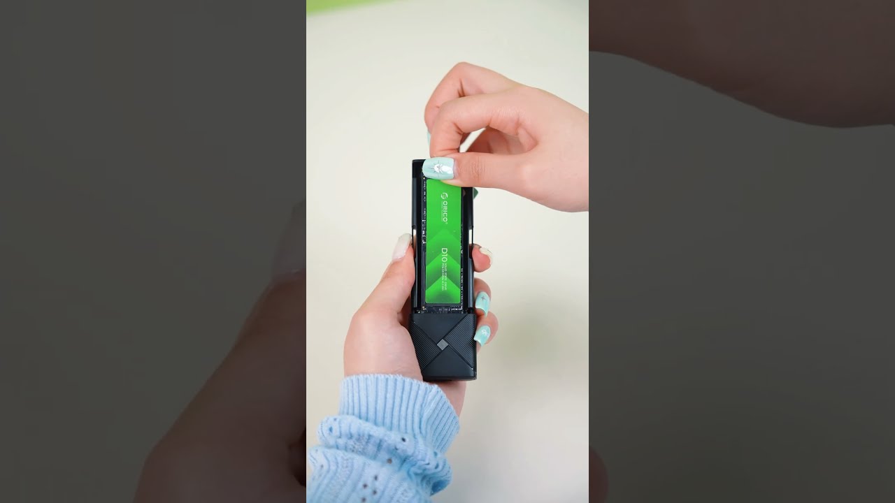 Unboxing10Gbps Dual Protocol Hard Drive Enclosure 