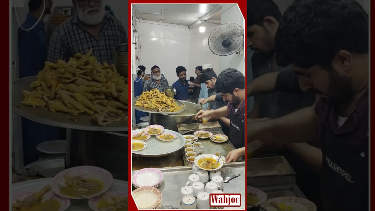 Pathan Boy Is Serving Asli peshawari Yakhni Soup | Street Food Karachi | Wahjoc Food