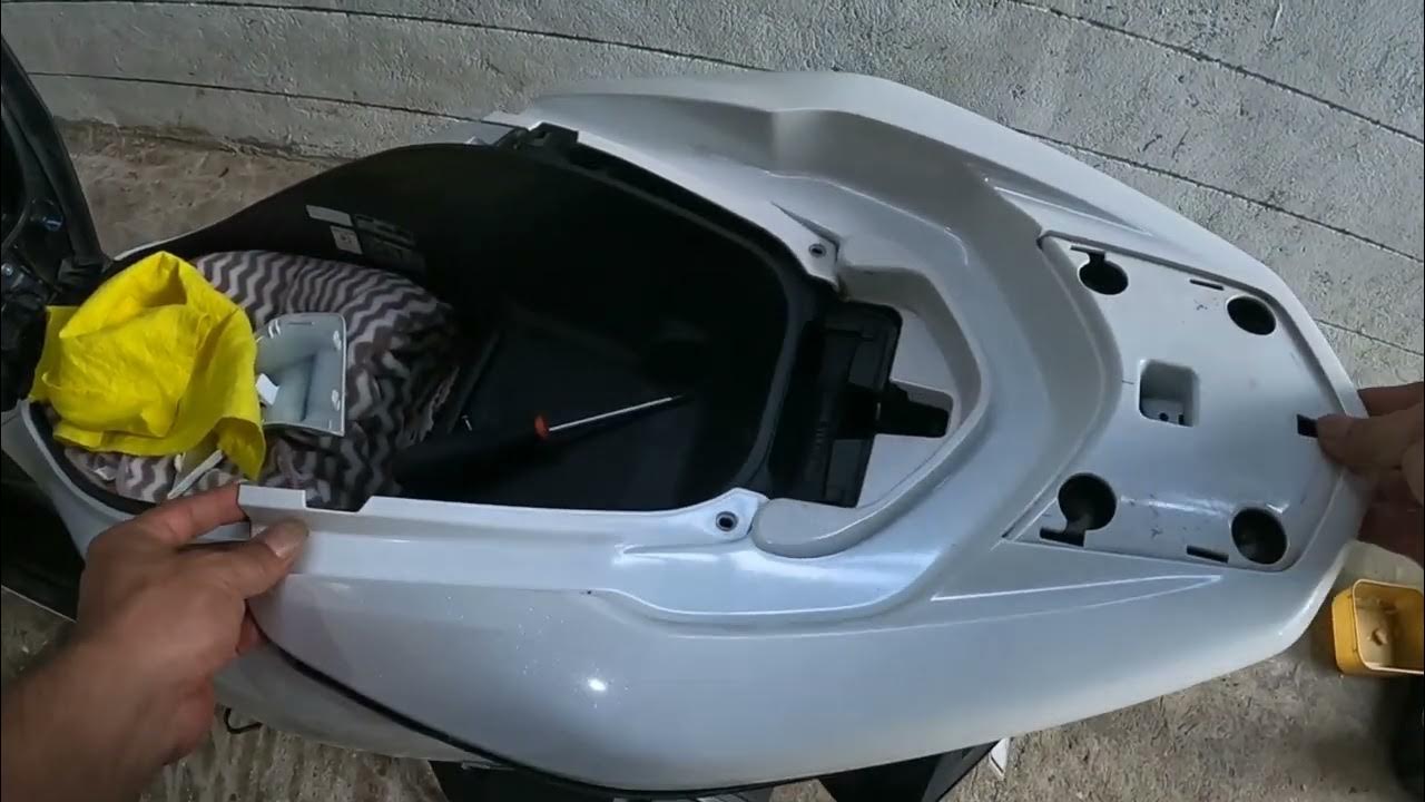 honda-pcx-top-box-installation-youtube