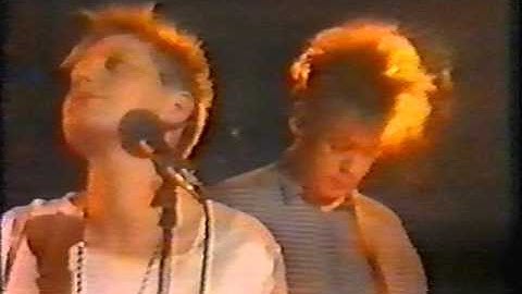 Cocteau Twins Live Swedish TV 25/10/84