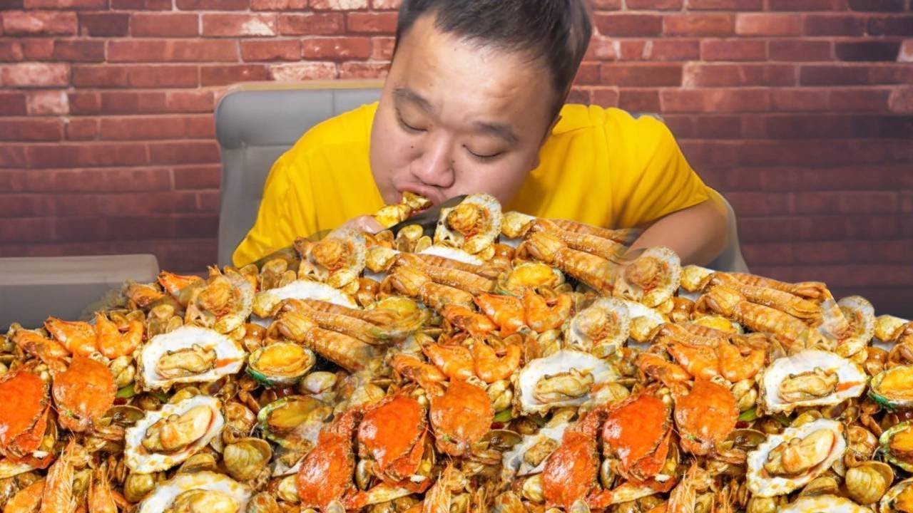 南方朋友初见铁锹海鲜，看到堆成山的量直接傻眼，这谁顶得住！【武大肥与刘二毛】
