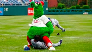 INCREDIBLY FUNNY MASCOT MOMENTS IN SPORTS