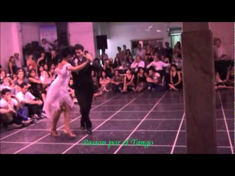NATACHA POBERAJ y CARLOS RIVAROLA bailando la milonga FLOR DE MONSERRAT en FLOREAL MILONGA