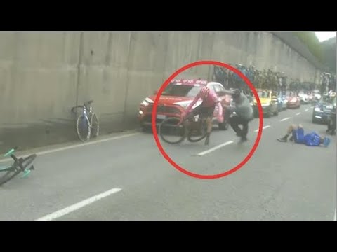 GIRO 2023 - Chute ubuesque : Bettiol fou de rage après avoir percuté un assistant sur la route