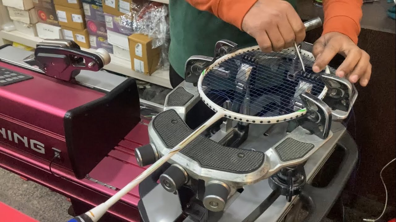 LINING AIRFORCE 78g2 badminton racket restringing with YONEX BG66 ...