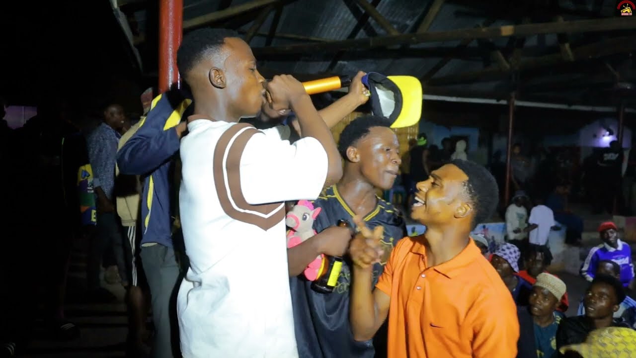 SENDU MC AMSHANGAZA DOGO MALLO || HUKU AKIPAGAWISHA SHABIKI ZAKE