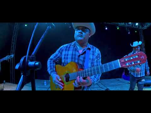 Dueto los Armadillos de Rigo Flores- Tu Amante Apasionado en Vivo