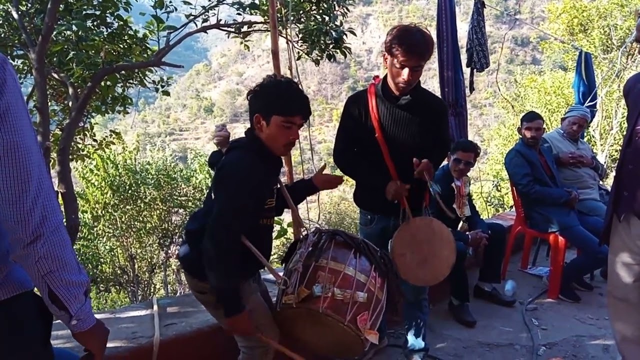 धमाकेदार ढोल शबद  कभी नहीं सुना होगा  आजकी पीढी में बहुत कम दिखने को मिलते हैं,