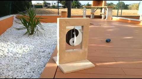 A Yin Yang mobile, (3D effect)