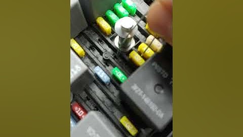 keys locked inside the trunk of 2007 Mustang GT Ford convertible with doors open