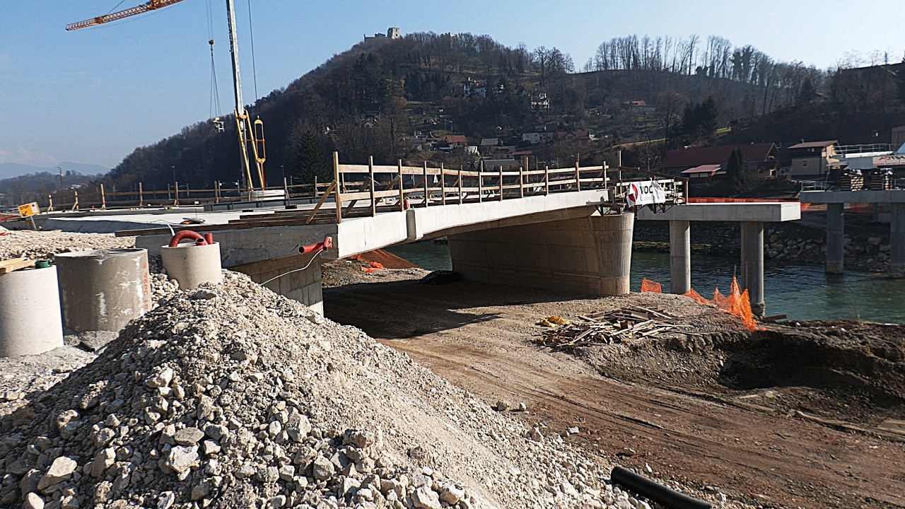 Gradimo naprej 4K Video