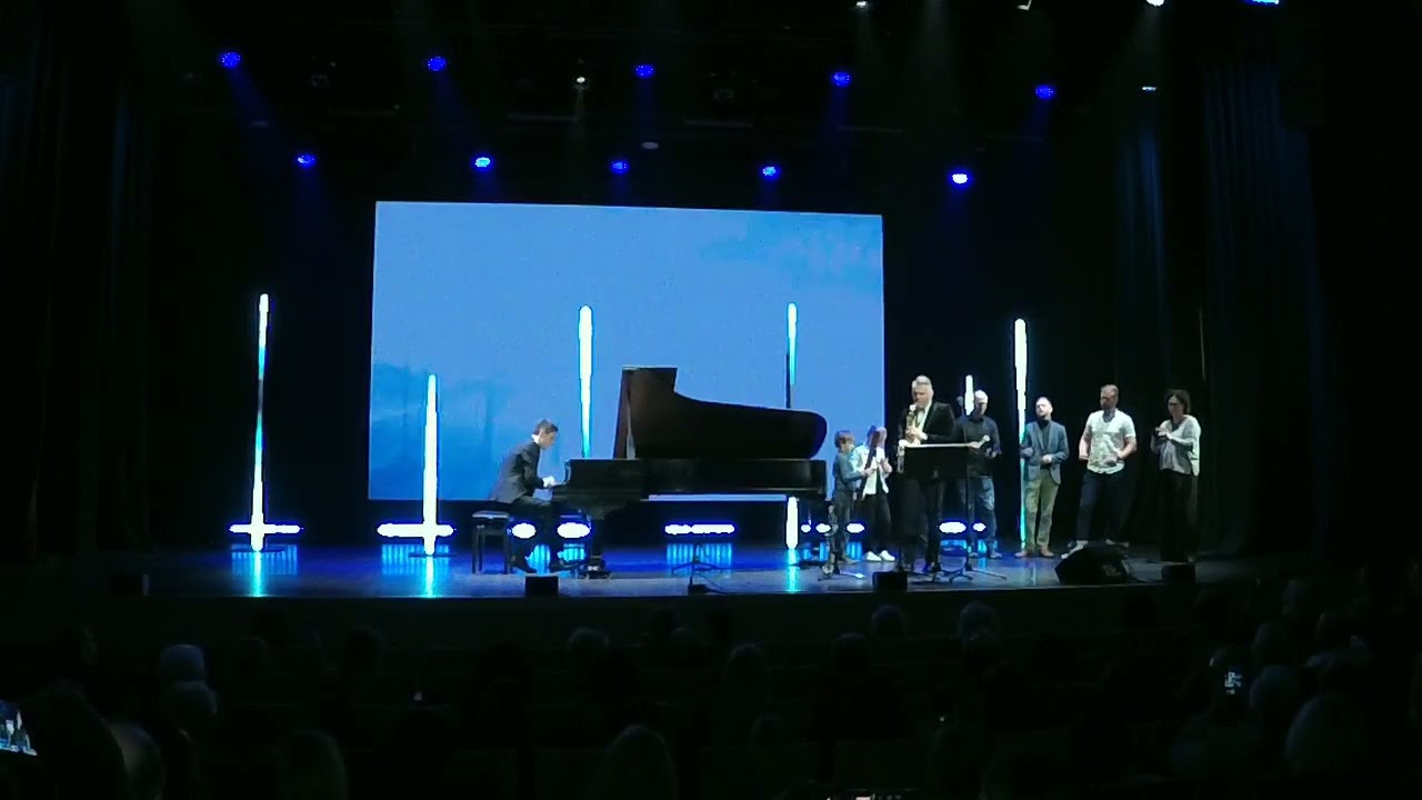 Artis Gāga & Vestards Šimkus - Stāvēju, dziedāju