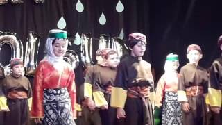 Halk oyunlari. 2b sınıfı.ORKA. 23 Nissan. 2017 yıl.