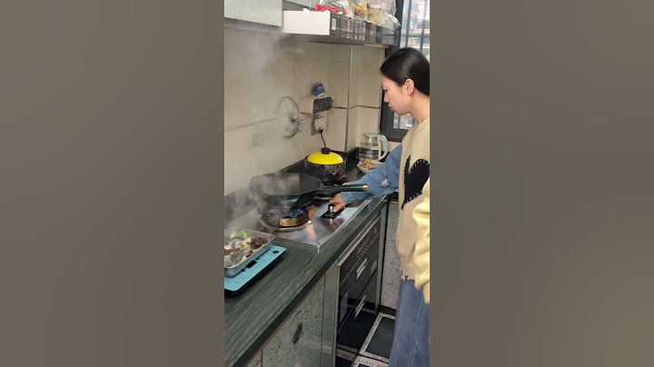 Istriku, yang sebelumnya tidak pernah memasak, hari ini mengatakan bahwa dia ingin memasak hidangan untukku dan putriku.