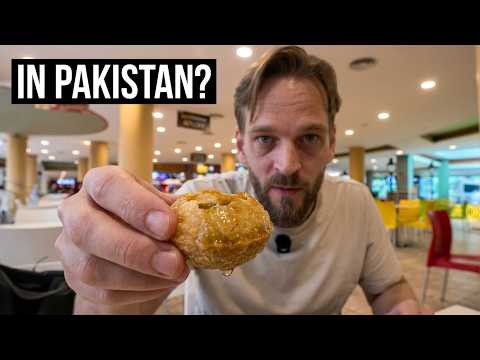 I Tried Indian Food in Pakistan 🇵🇰