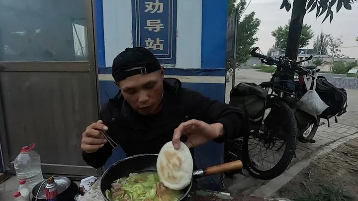 骑行甘肃第二天，出师不利雨水跟着屁股跑，路边冒雨露营做饭【追梦人张大飞】 - 天天要闻