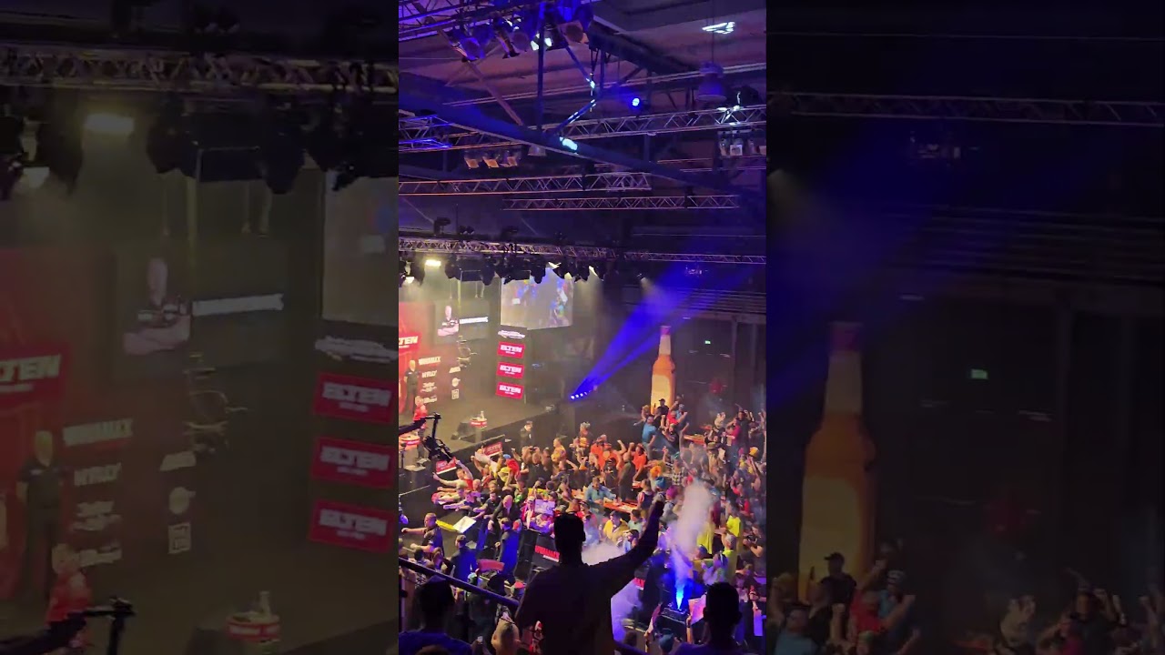 Dirk van Duijvenbode and Krzysztof Ratajski having a rave together!