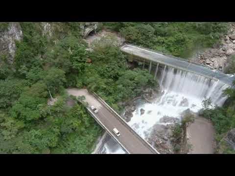 燕子口堰塞湖續降挖 28日大型怪手進場加速湖水排放