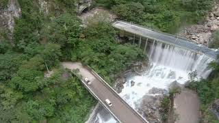 燕子口堰塞湖續降挖 28日大型怪手進場加速湖水排放