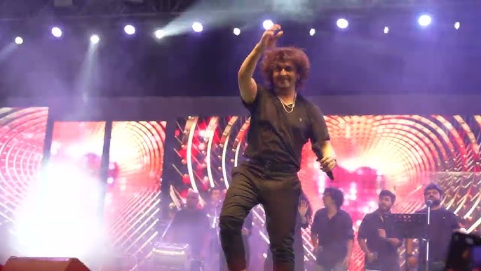 Sonu Nigam live concert at Gobardanga Hindu College//Part-3// - YouTube