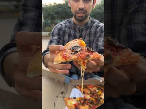 Video: Italians: it is a war between traditional pizza and gourmet pizza. Then you do