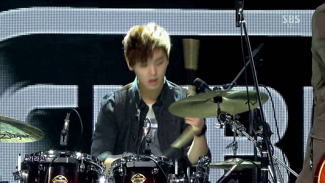 CNBLUE [извините] @SBS Inkigayo Популярная песня 20130210