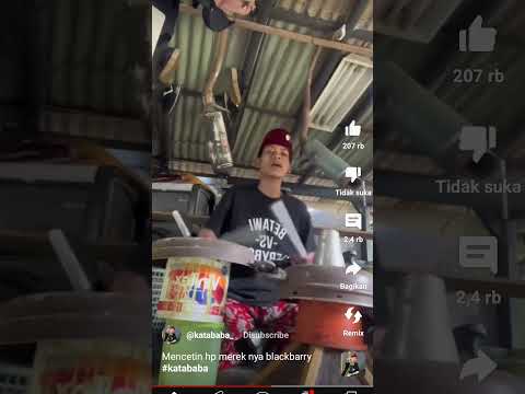 mencetin hp mereknya blackberry - di alun bandung