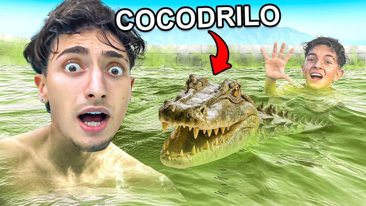 HAY ALGO que SE MUEVE en la PISCINA TÓXICA de Mi CASA! *ayuda*