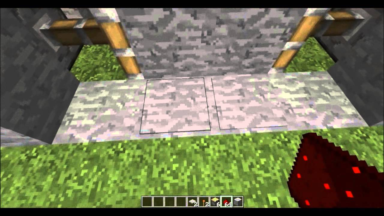 Redstoner's Life: (S2E1) Sticky Piston Door - (Updated)