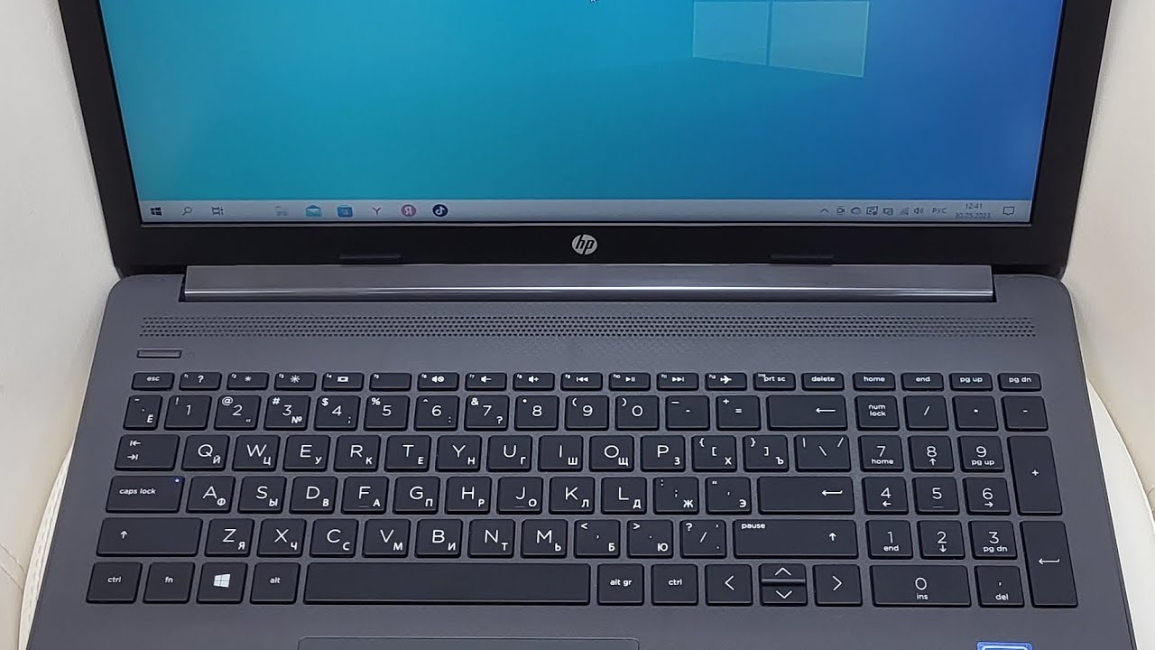 Б/У Ноутбук НР 250 G7 2V0G1ES 256GB для учёбы и работы. 9 часов работы ...