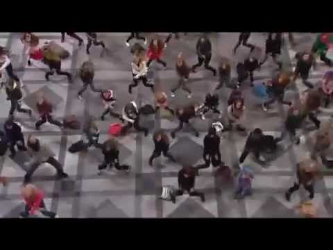 Flashmob Antwerp station (Belgium) : The sound of Music 2009